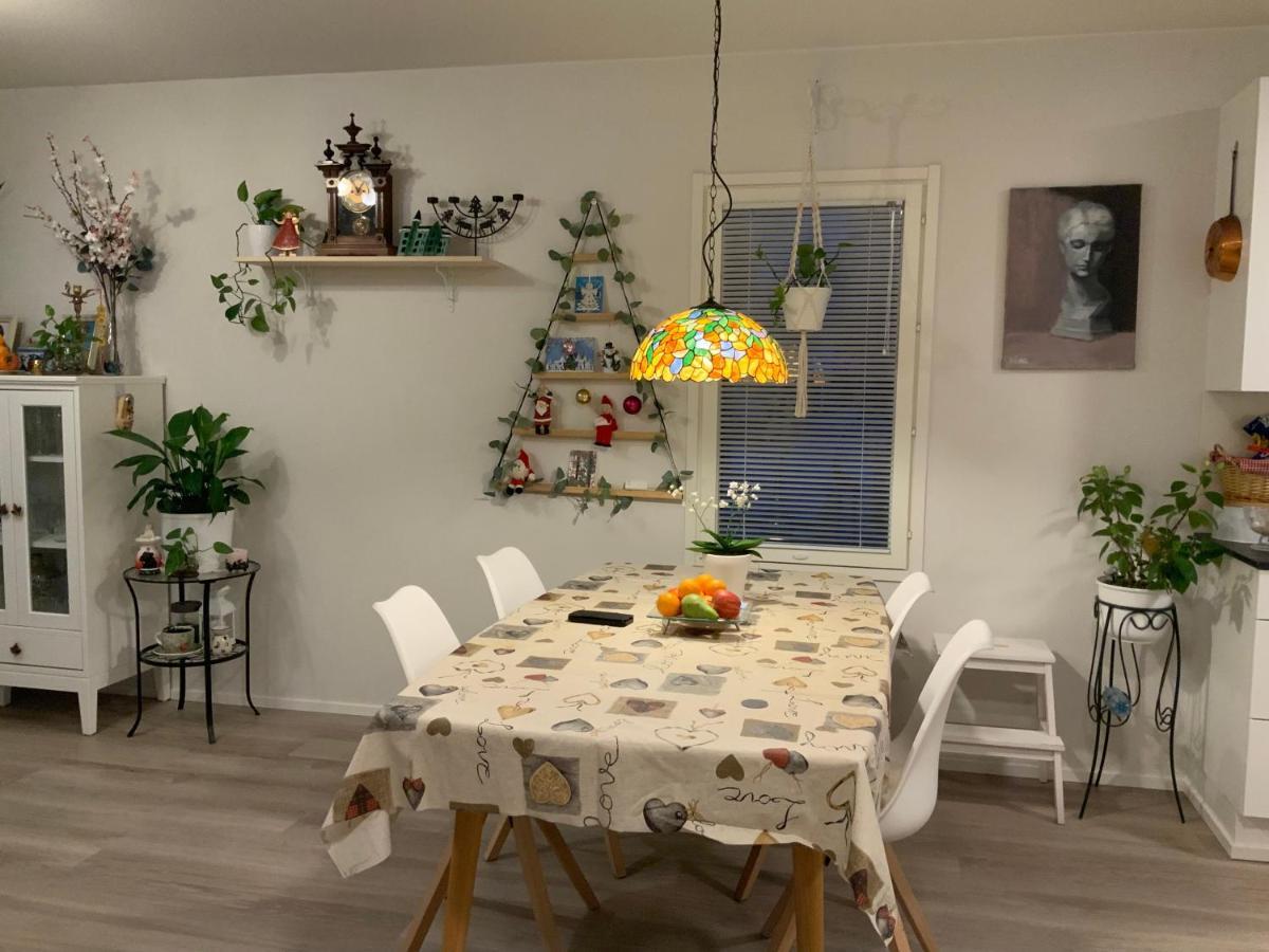 Private Room In The Shared Detached House. Vantaa Bagian luar foto