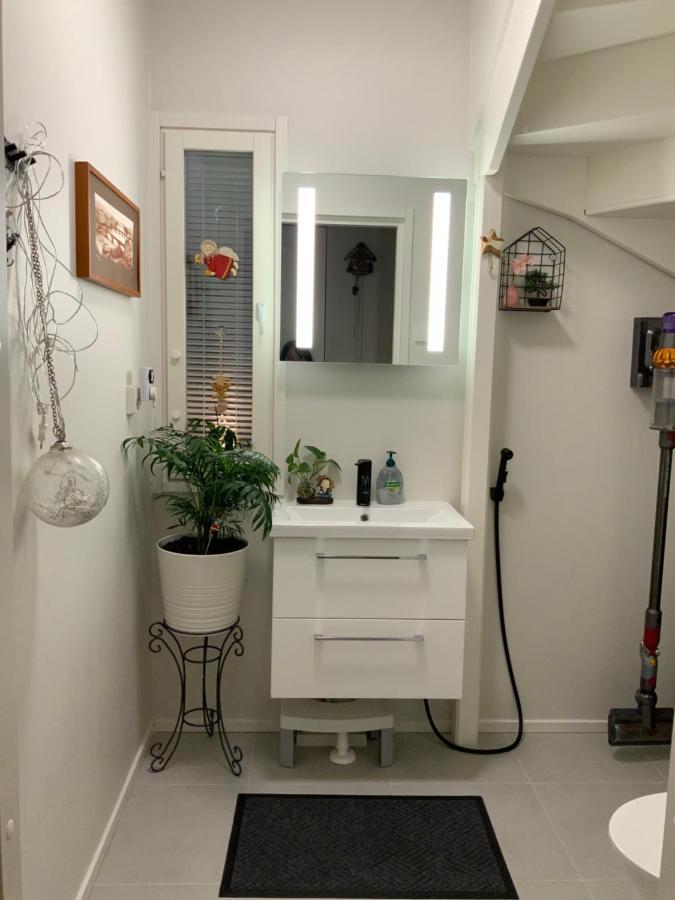 Private Room In The Shared Detached House. Vantaa Bagian luar foto